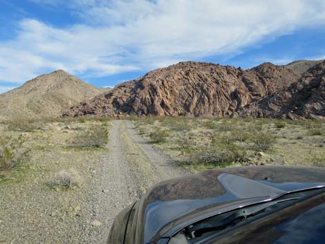 Keyhole Canyon Road