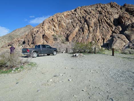 Keyhole Canyon Road