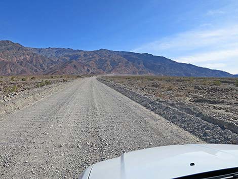 Mosaic Canyon Road