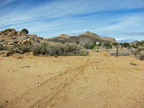 Hole-in-the-Wall to Mid Hills Trail