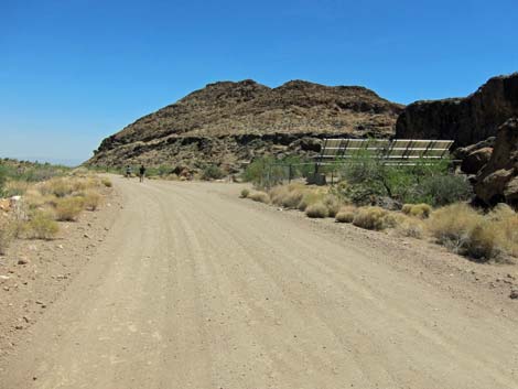 Hole-in-the-Wall Road