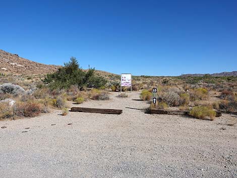 Hole-in-the-Wall Campground Trailhead